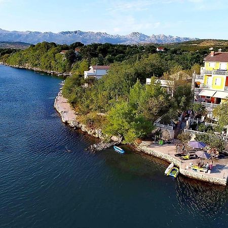 Kamenito Kruševo Buitenkant foto