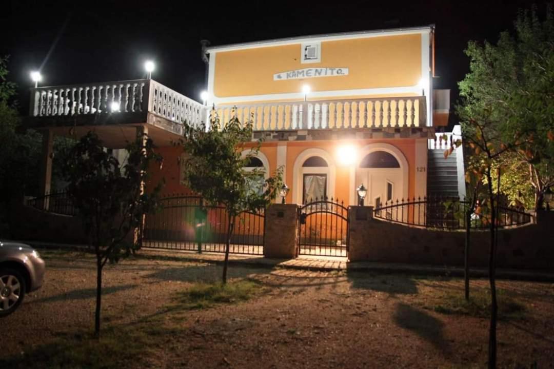 Kamenito Kruševo Buitenkant foto